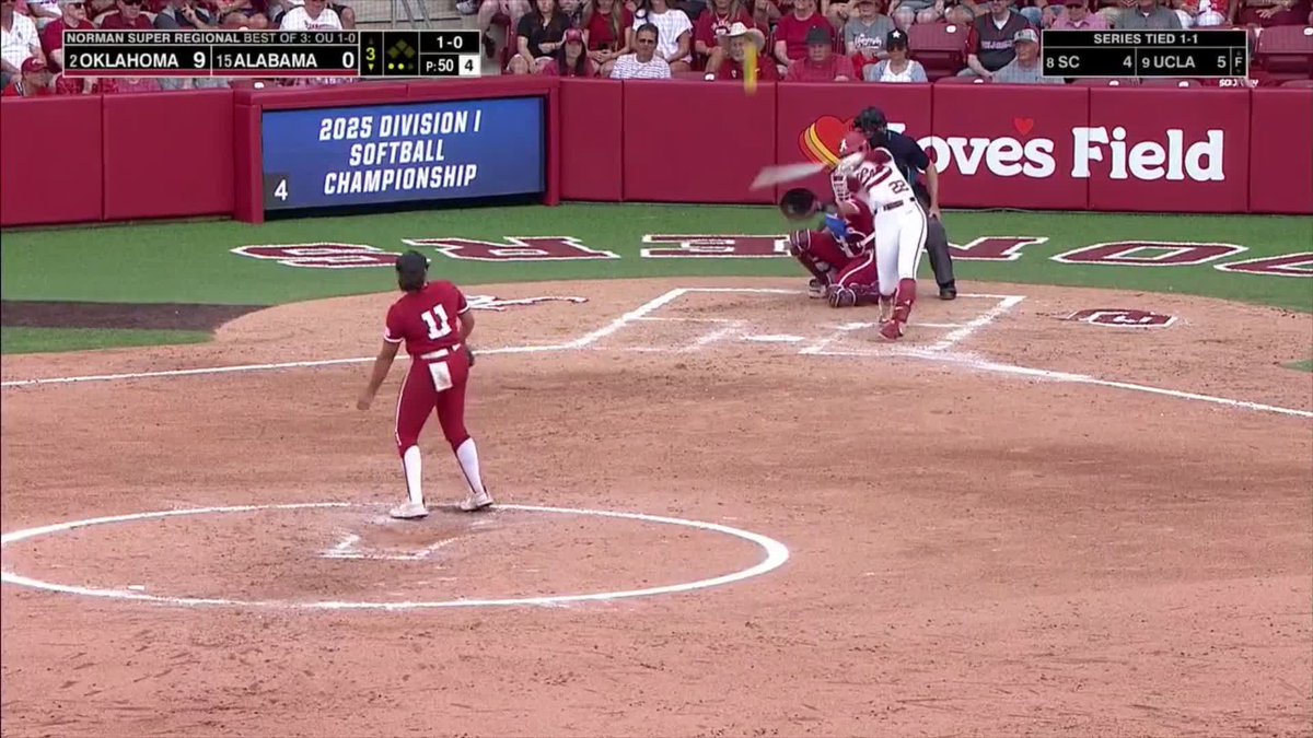 Bama SOLO SHOT 🐘 #RoadToWCWS x 🎥 ESPN / Alabama Softball