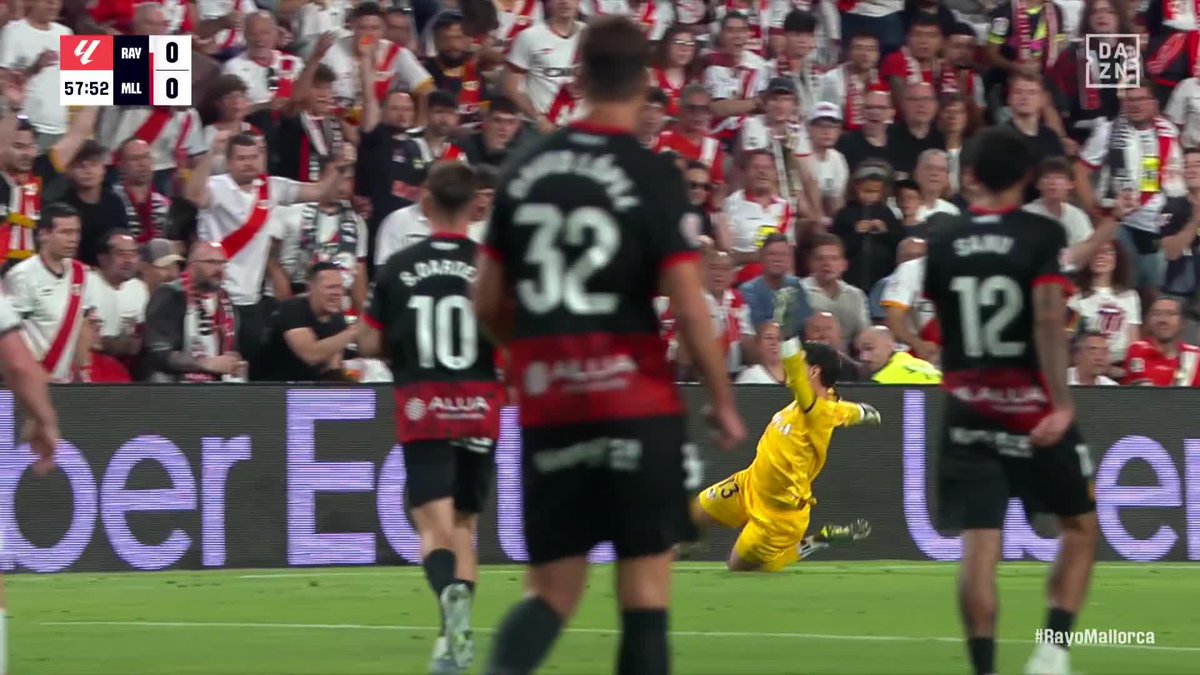 BATALLA casi se come la VALLA 🥴 #LALIGAenDAZN⚽️