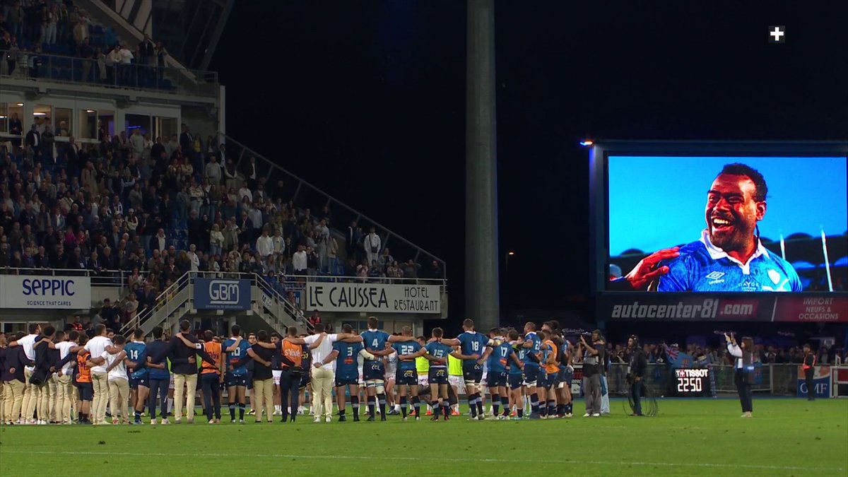 Les Castrais et les Clermontois unis pour rendre un nouvel hommage à Josaia Raisuqe devant Pierre Fabre 👏 🥺 Castres Olympique #COASM I #TOP14