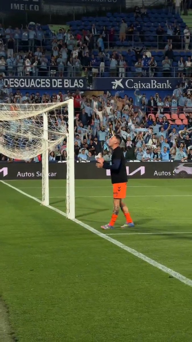 Tenía que ser él. El héroe de la noche. El héroe de los últimos años. DON IAGO ASPAS DESATADO CON SU AFICIÓN 🌟 #LALIGAenDAZN ⚽