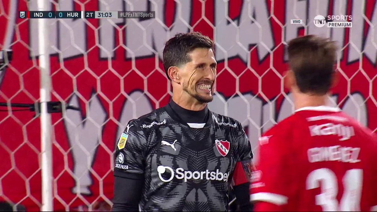 INCREÍBLE LA PELOTA QUE SACÓ REY. 🤯🧤