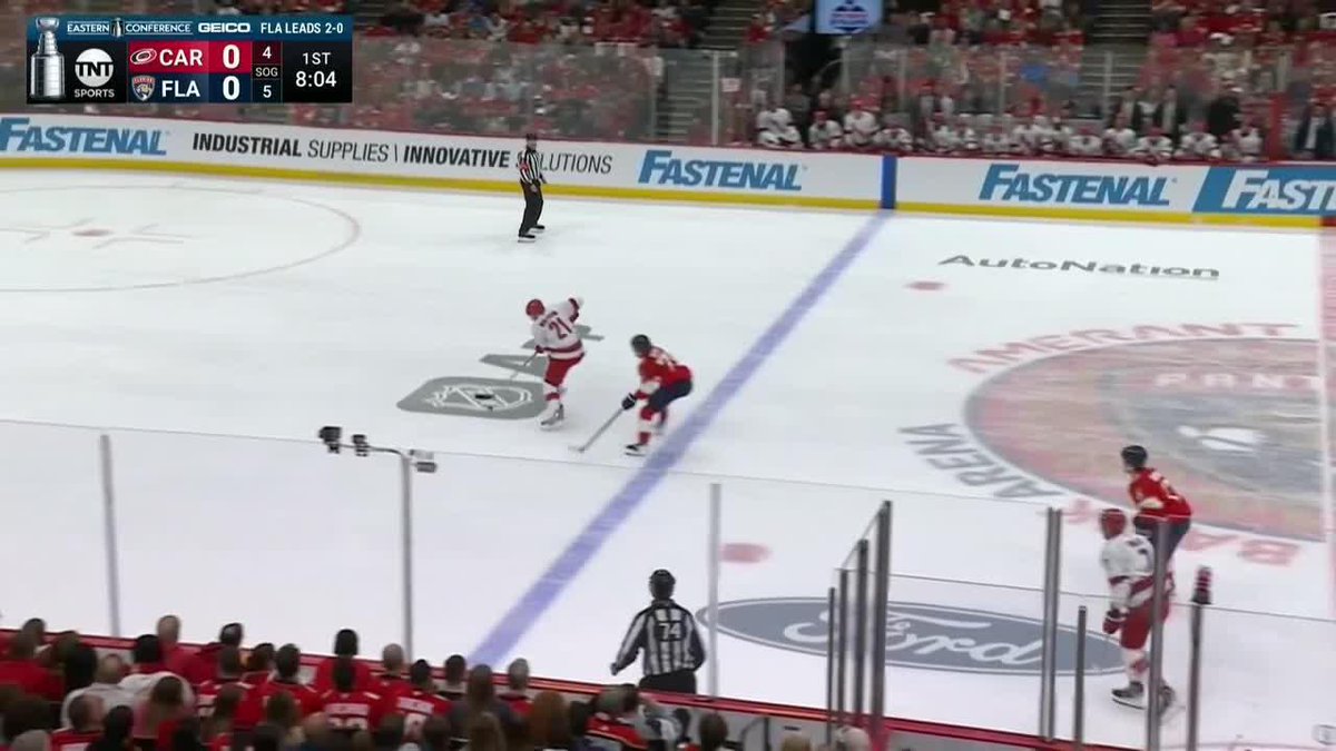 FLORIDA GETS THE FIRST GOAL OF GAME 3 🚨