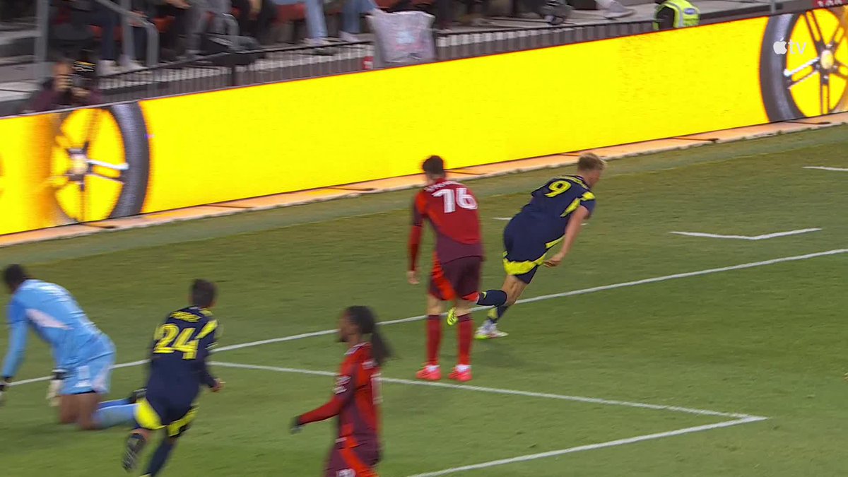 Sam Surridge brace!! Nashville SC are two goals to the good!