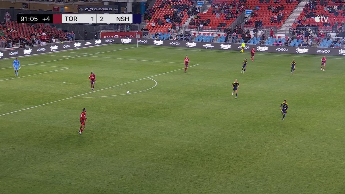 Jonathan Osorio pulls one back for Toronto FC. 👀