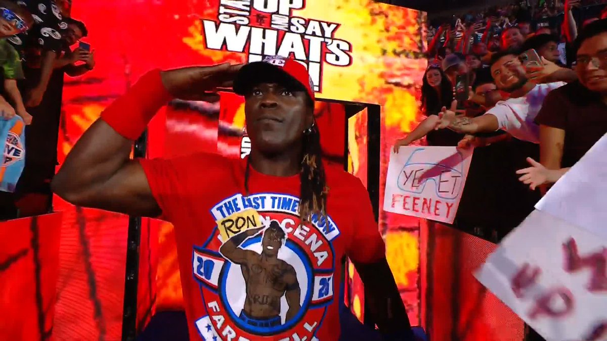 R-Truth le rindió un homenaje en su entrada al héroe de su infancia John Cena en #SNME 🥹