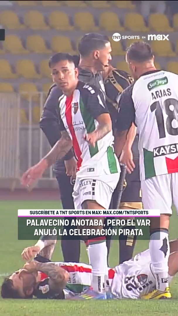 👀⚽🇨🇱 Para, para, para... Matías Palavecino anotaba el primer tanto, en el Coquimbo Unido vs. Palestino de este #MatchdaySábado, pero el VAR llamó por un golpe en la jugada previa y el gol fue ANULADO. Disfruta de los partidos de la #LigaDePrimera 2025 por #TNTSportsenMax 📲💻 Link en la BIO 📍