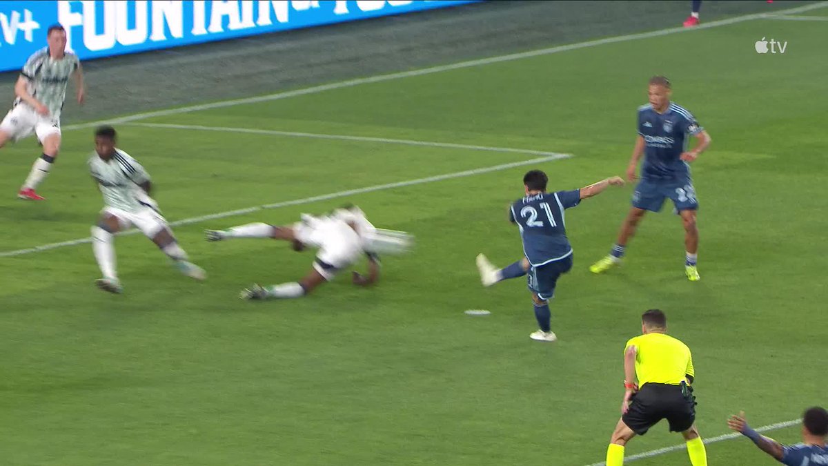 OH MY 😱 Manu García scores Sporting Kansas City's third goal in eight minutes!