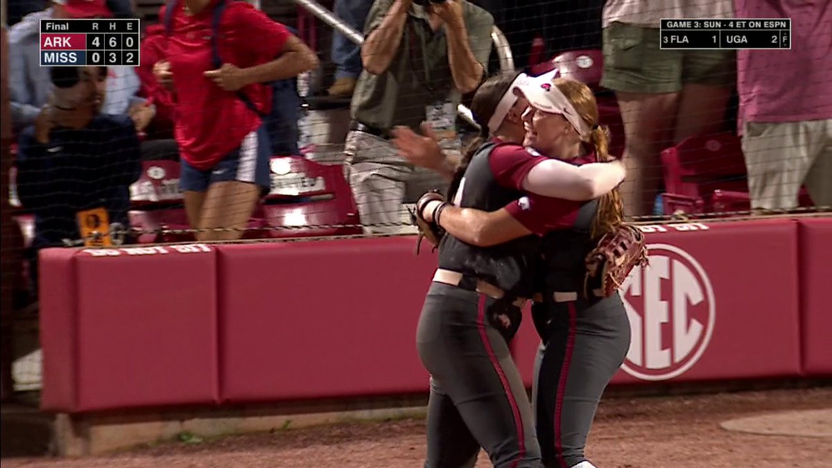WHAT A CATCH FROM BRI ELLIS TO FORCE GAME 3 🐗 Arkansas Softball