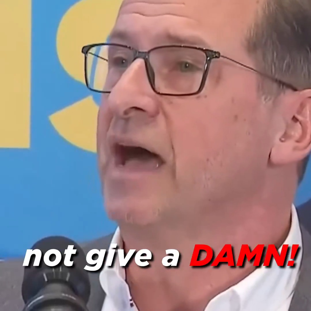 𝐑𝐞𝐩𝐨𝐫𝐭𝐞𝐫: "Do you think Mr. Carney understands Quebec?" 𝐁𝐥𝐚𝐧𝐜𝐡𝐞𝐭𝐭𝐞: "I think he does 𝐍𝐎𝐓 𝐆𝐈𝐕𝐄 𝐀 𝐃𝐀𝐌𝐍!" Never accuse Quebecers of not telling you exactly what they think! 🤣⚜️