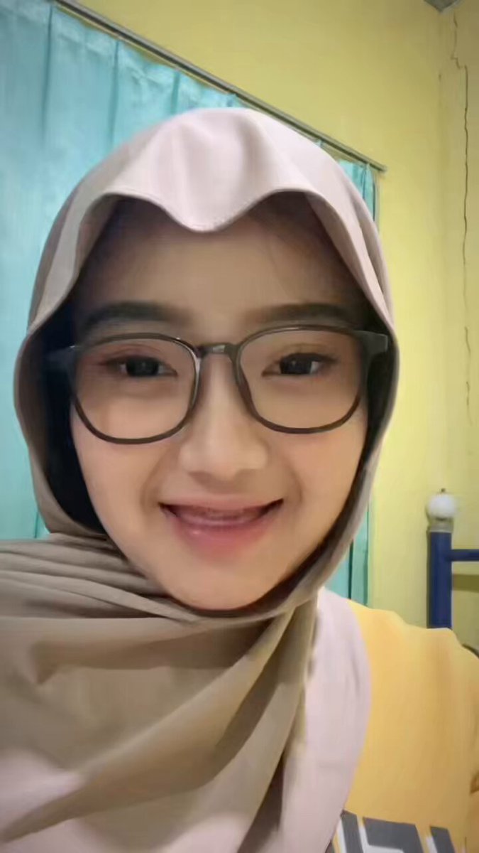 awas nanti jatuh cinta….