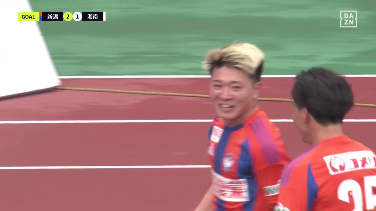 100試合出場を自ら祝うゴール #谷口海斗 の粘りから フリーの #小見洋太 が右足一閃! 自身のJ通算100試合目の出場を祝う 見事な逆転ゴールを突き刺す🙌 🏆明治安田J1第18節 🆚新潟×湘南 📺#DAZN 無料ライブ配信 視聴はこちら➡️ #無料だぞーん #Jみようぜ #新潟湘南