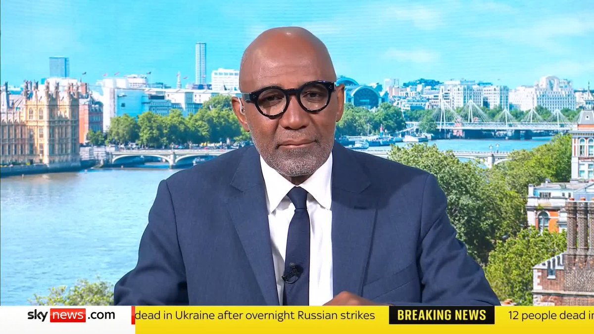 'With Nigel Farage breathing down his neck, which way will Starmer turn?' Sky's Trevor Phillips reflects on another busy week in Westminster ⬇️ #TrevorPhillips 📺 Sky 501, Virgin 602, Freeview 233 and YouTube