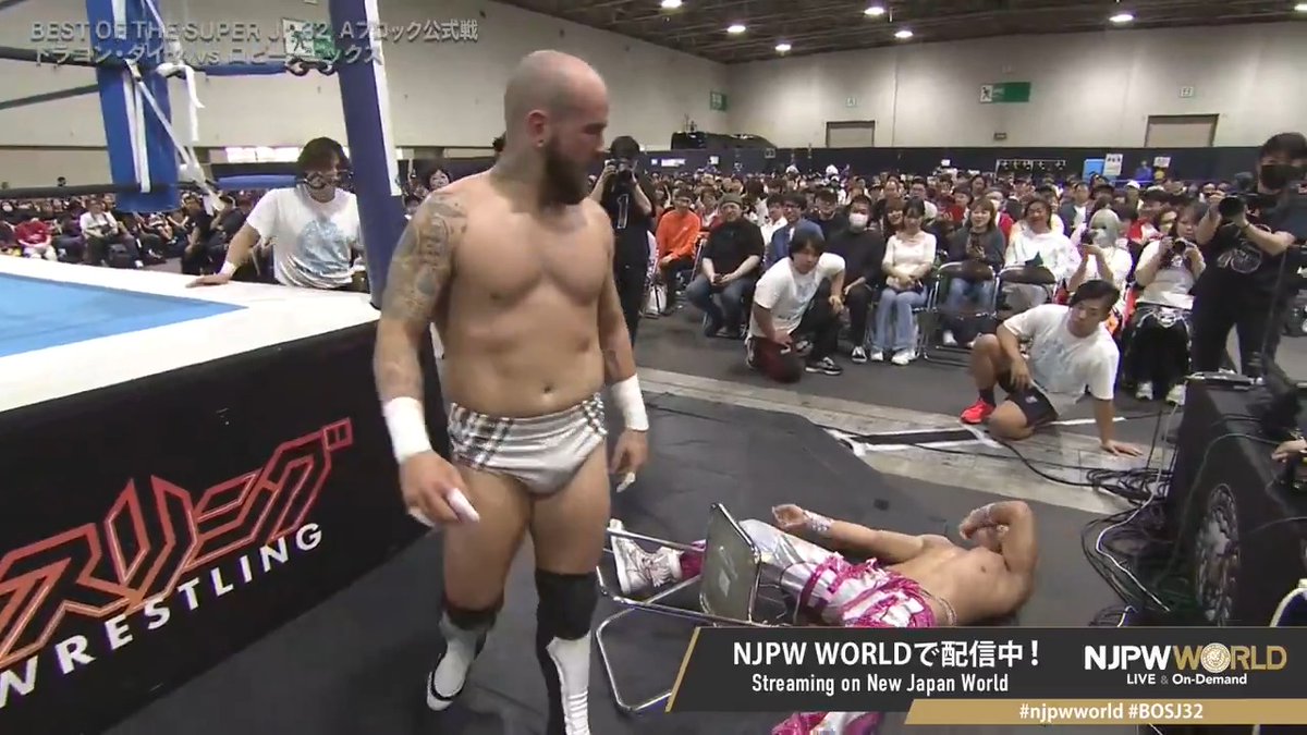 🏆BEST OF THE SUPER Jr.32🪶名古屋大会‼️ #BOSJ32 Aブロック公式戦‼️ 場外でロビー・エックスが大暴れ💥 🆚 ドラゴン・ダイヤ DragonDia × Robbie X. #njpwworld で配信中📡 視聴＆登録⏩ #NJPW #njpwworld