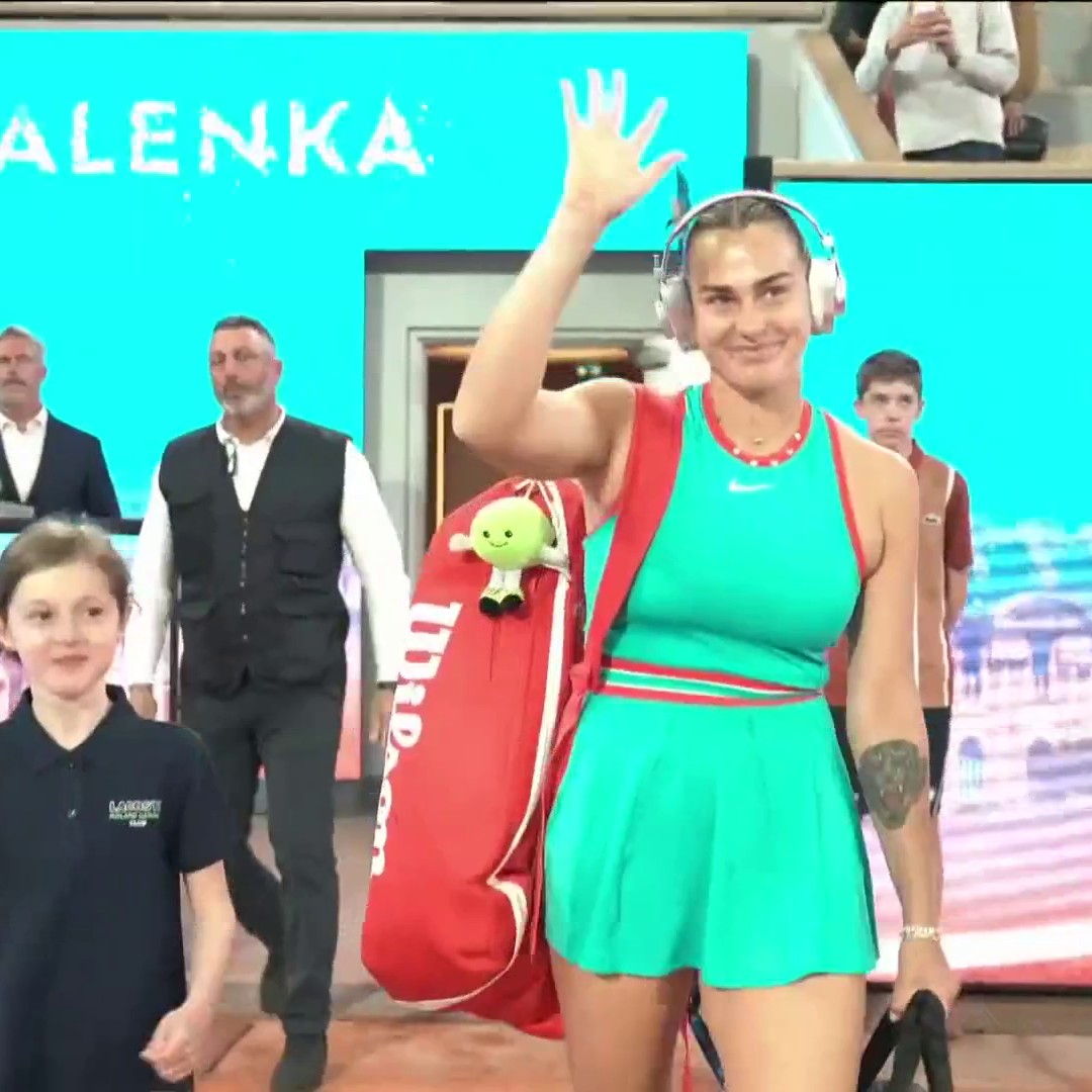 World number one Sabalenka walks out onto Court Philippe-Chatrier to begin her 2025 Roland-Garros campaign against Rakhimova! 🧡 #RolandGarros #tennis #RG25