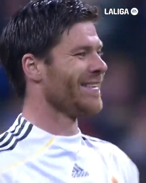 D’excellent joueur… à entraîneur du Real Madrid… ✨🤍 𝗫𝗔𝗕𝗜 𝗔𝗟𝗢𝗡𝗦𝗢 🇪🇸