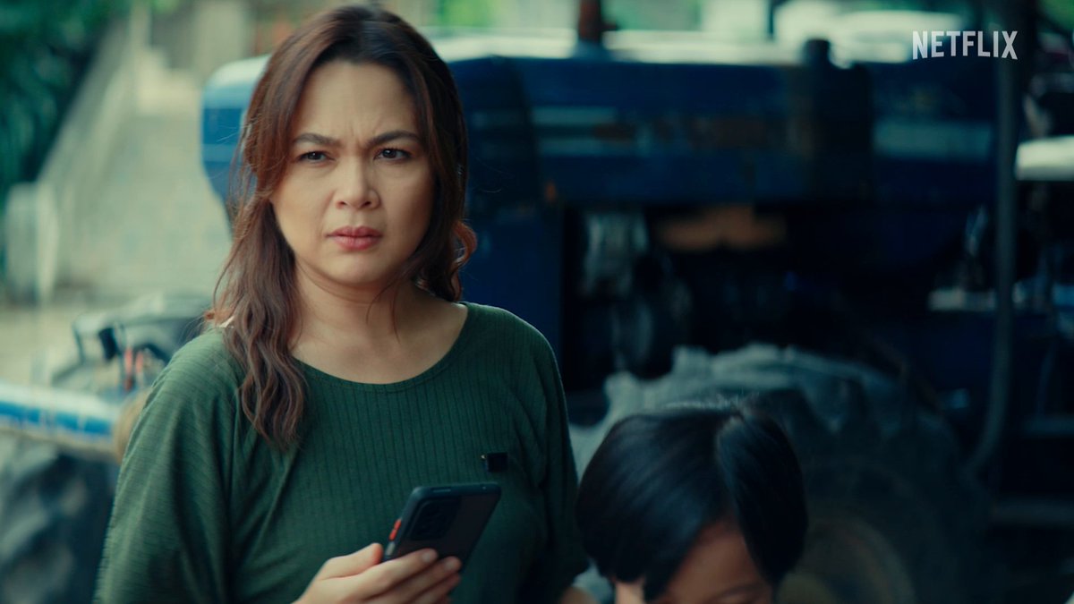 Horror characters love ignoring obvious, very creepy signs of doom and I eat it up every time 🙂↕️ Friendly reminder that Espantaho is now playing on Netflix! #Espantaho #JudyAnnSantos #LornaTolentino