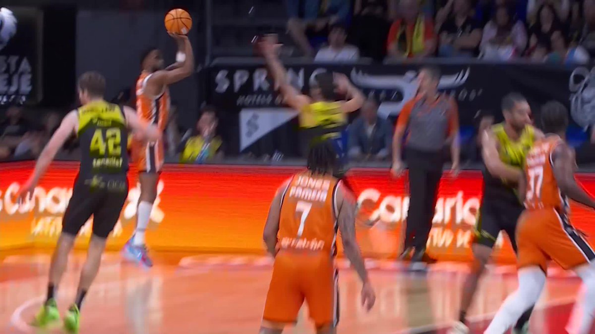 1โฃ1โฃ puntos en ๐ข๐๐ฃ๐ค๐จ ๐๐ ๐๐๐ฃ๐๐ค ๐ข๐๐ฃ๐ช๐ฉ๐ค๐จ sobre la cancha. No hay mucho mรกs que decir... ยกEste Jean Montero es un VERDADERO PR๐ฉ๐ดBLEMA! ๐บ Basket en Movistar Plus | #ConectaConTuPasiรณn #LigaEndesa | Valencia Basket Club
