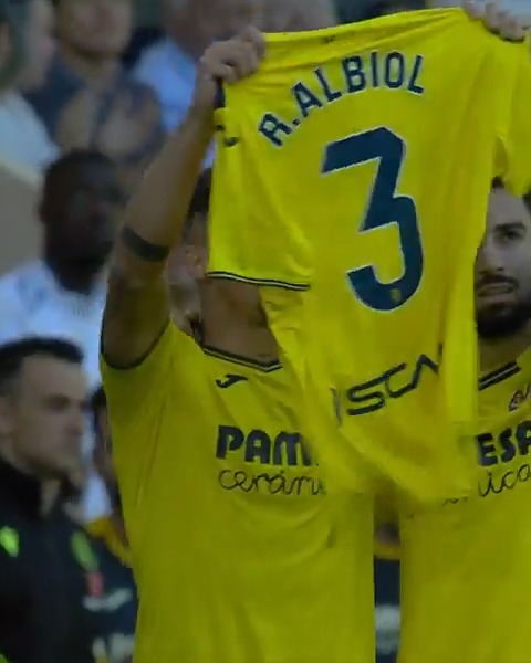 👕3⃣ Con dedicatoria especial para LA LEYENDA Raúl Albiol. 💛 ¡yeremy jesús pino santos 🇮🇨 adelanta al Villarreal CF! #VillarrealSevillaFC | #LALIGAHighlights | #DesenlaceLALIGA