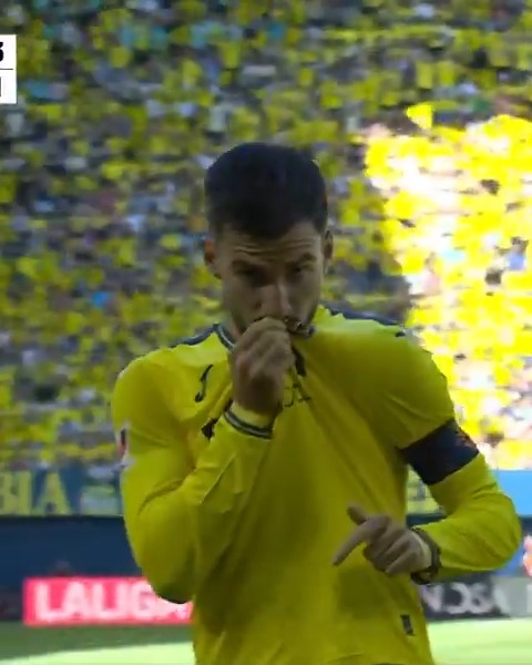 💎🔝 ¡Qué bueno es este chico, Villarreal CF! 💛 @alexbbaena 💛 #VillarrealSevillaFC | #LALIGAHighlights | #DesenlaceLALIGA