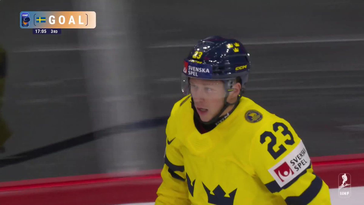 Lucas Raymond with @trekronorse’s fourth! 💪🔥 #MensWorlds #IIHF