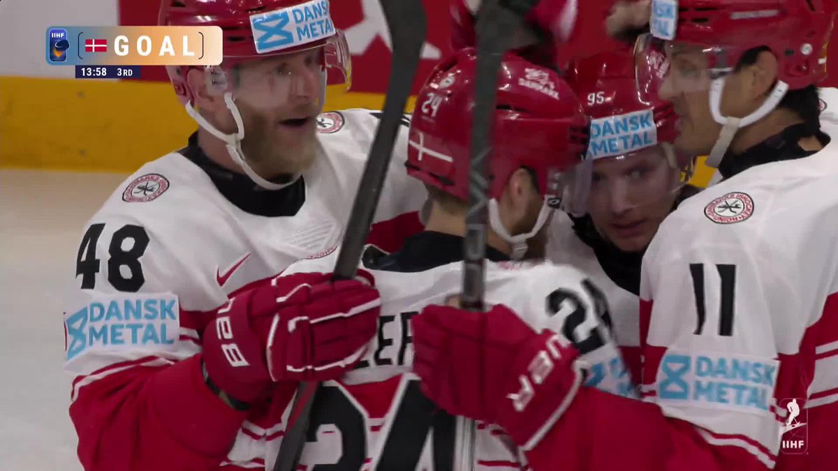 🇩🇰 @dkishockey pulls back with two goals in less than 3 minutes! 😮#MensWorlds #IIHF