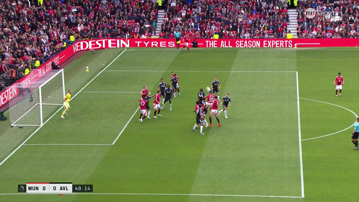"The most unlucky #9 Manchester United have ever had" 🤯 Rasmus Hojlund has the ball in the net, but the linesman has his flag up for offside ❌ 📺 TNT Sports & discovery+ UK