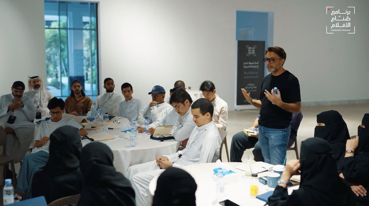 جانب من ورشتي "الفيلم من الفكرة إلى التوزيع" و"من فكرة إلى سيناريو" بتقديم محمد بن عطيه ودرة بوشوشة، تناولا فيها مرحلتي ما قبل الإنتاج وما بعده مع أهم التوصيات لصناع الأفلام. #برنامج_صناع_الأفلام.. المشهد من البداية🔗 #هيئة_الأفلام