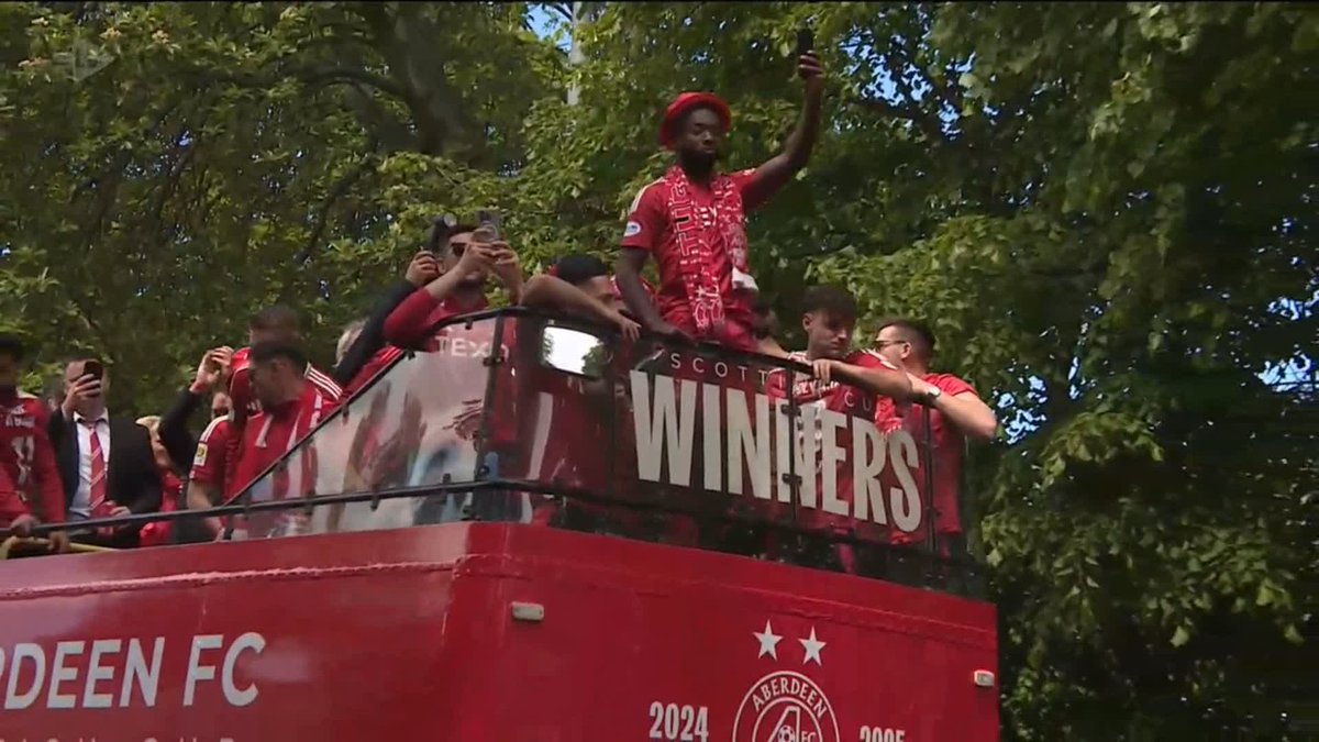 Over 100,000 fans gathered in the Granite City on Sunday to celebrate Aberdeen's Scottish Cup victory over Celtic.
