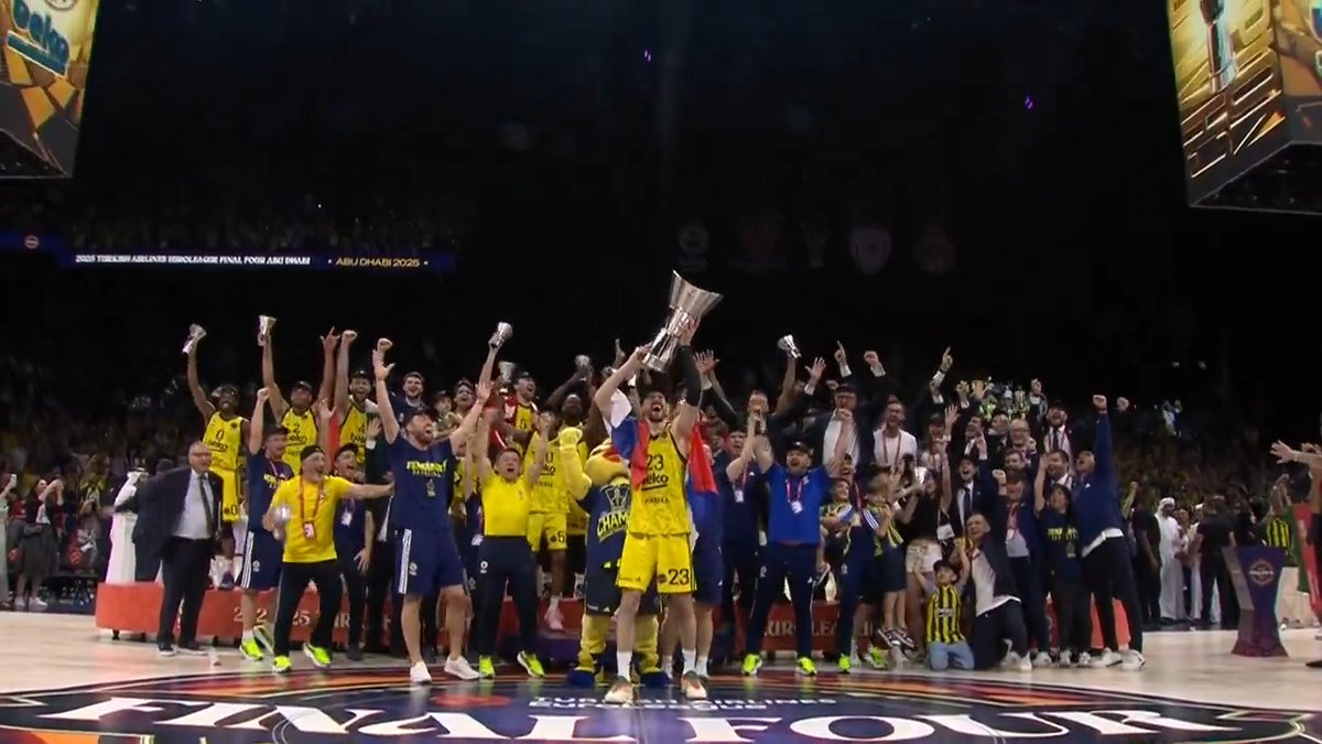 Drink it in, Fenerbahçe Beko, this has been YOUR Season... Better find more room in that trophy cabinet 🏆🏆