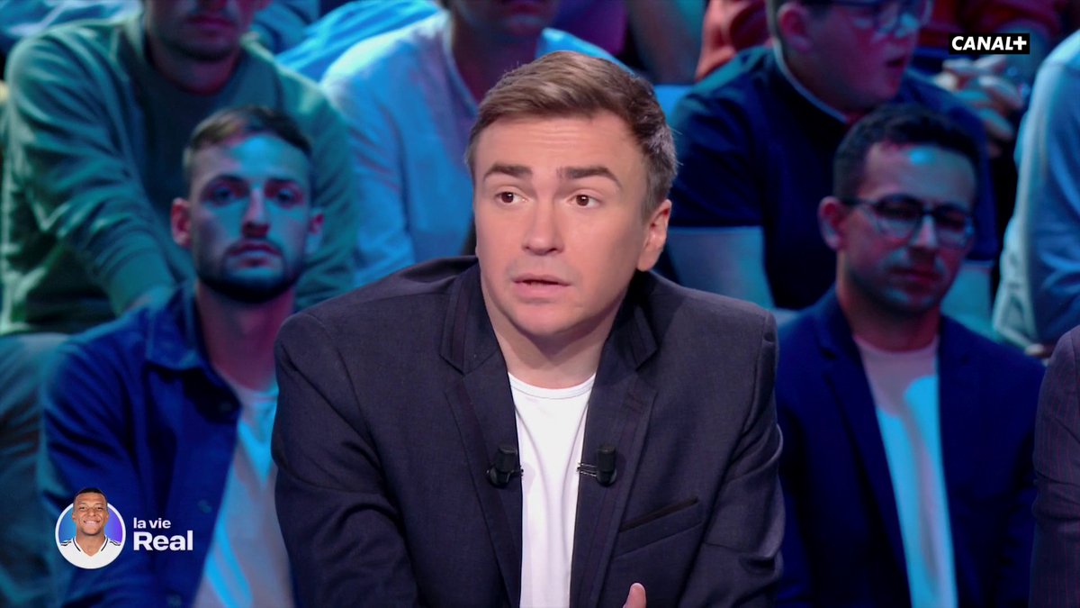Bertrand Latour 🇫🇷 sur le Soulier d’Or de Kylian Mbappé 👟 : « C’EST UN TROPHÉE QUE TOUT LE MONDE AVAIT OUBLIÉ ! […] Vous pensez en début de saison si on lui dit tu vas rien gagner mais tu prends le Soulier d’Or… il aurait été satisfait ? » 🤔