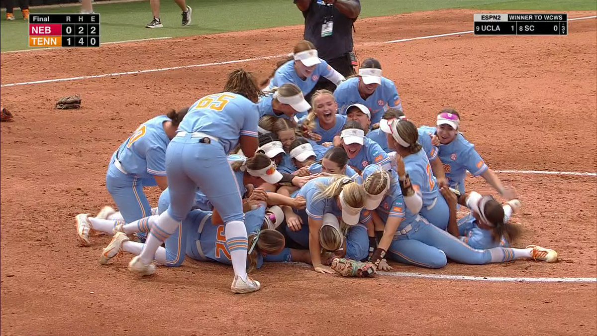 The moment Tennessee punched its ticket to the WCWS ✨