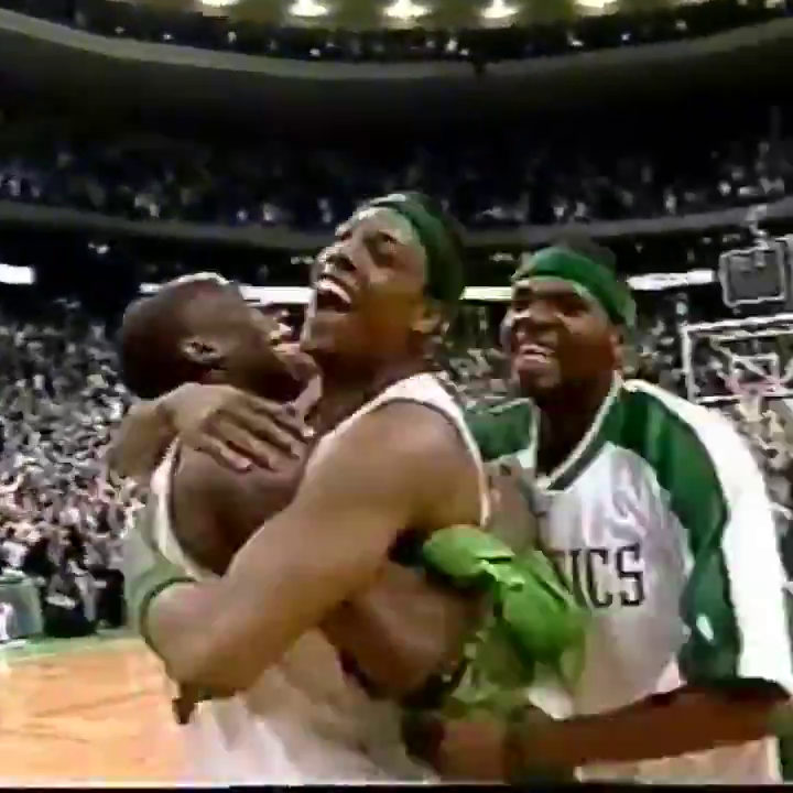 #otd in 2000: Paul Pierce led a 26-point comeback in Game 3 of the ECF against Broooklyn as he outscored entire team 19-16 in the fourth ☘️