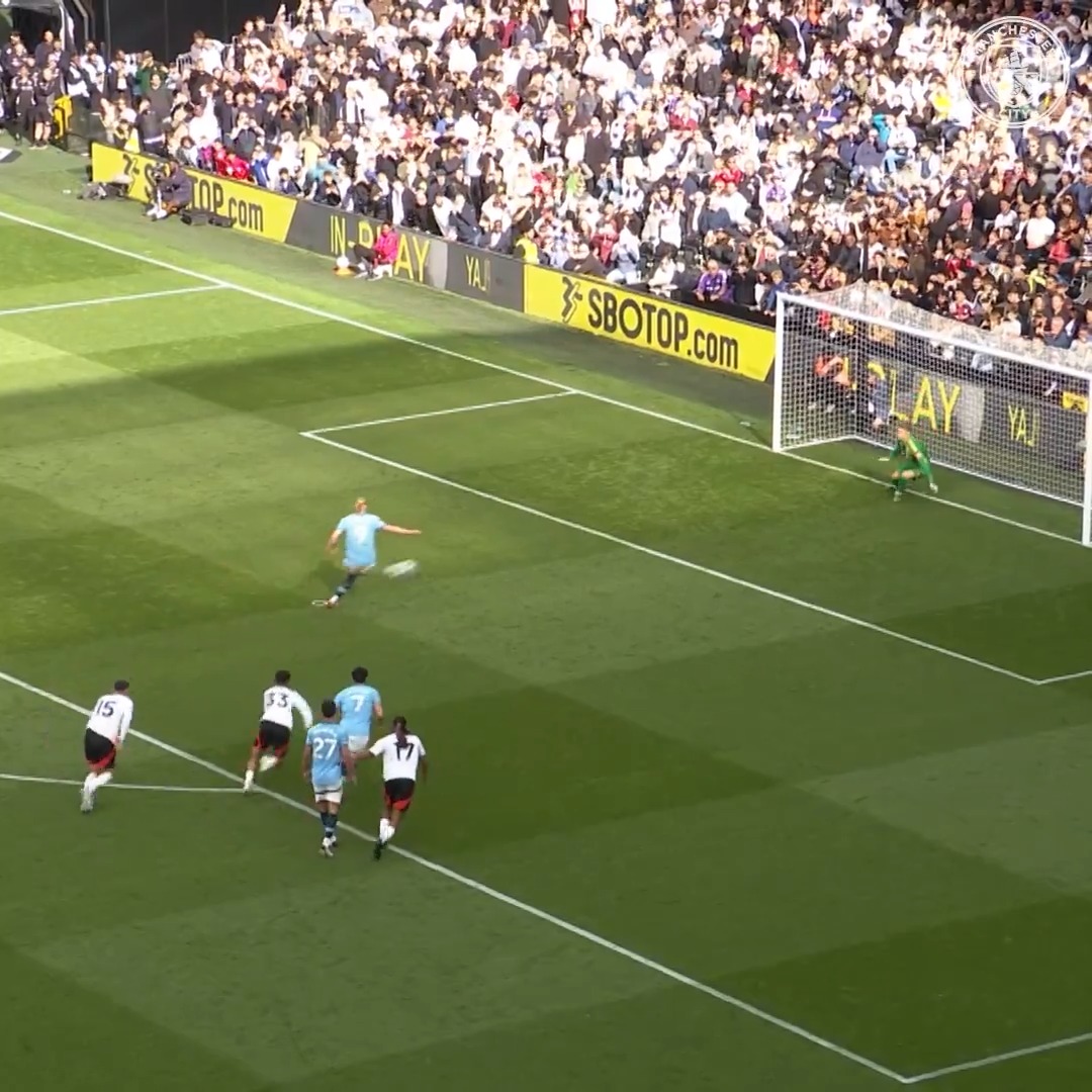Calmness personified 😮‍💨 Erling Haaland rolls home his 22nd Premier League goal of the season 👌