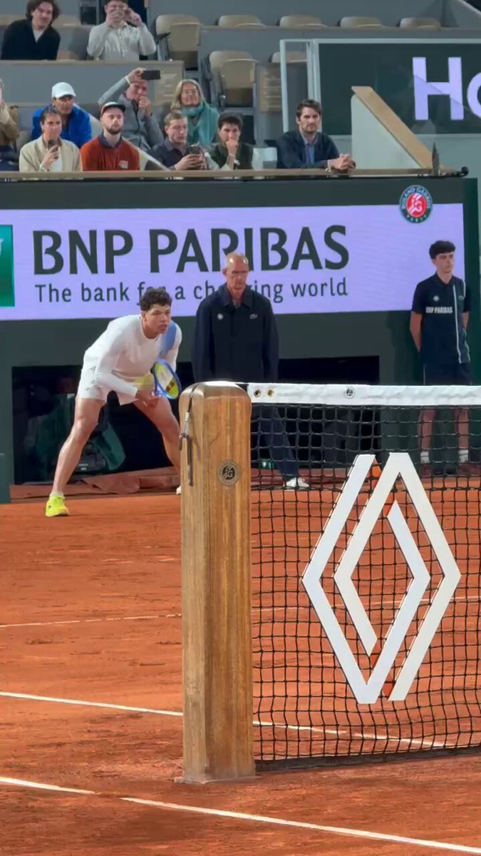 Ben Shelton survives a 5-SET match against Lorenzo Sonego 🔥 #RolandGarros
