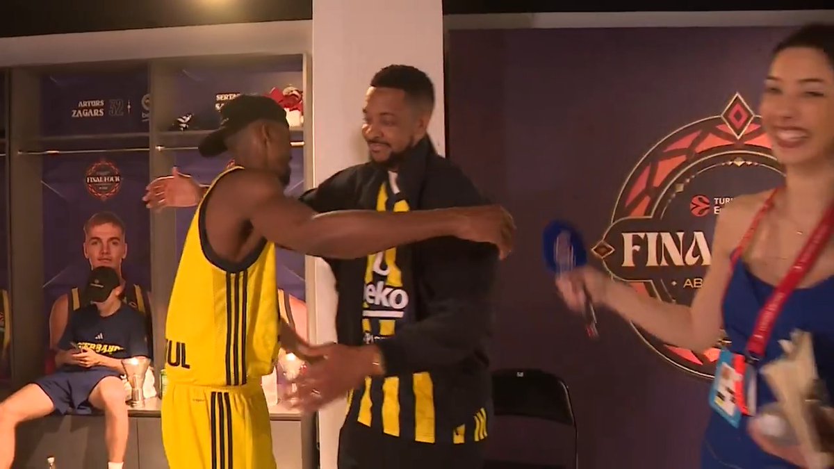 💛💙 MUAZZAM BİR AN. McCollum kardeşlerin şampiyonlukla ilgili hisleri sizlerle! Errick McCollum 🤝 CJ McCollum