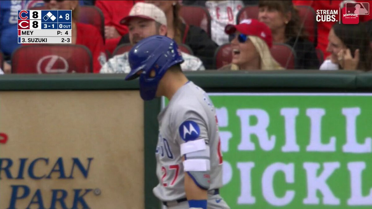 【 #カブス 】#鈴木誠也 決勝弾！！第14号勝ち越し3ランホームラン🔥 8回表無死一、二塁からレフトスタンドへ弾丸ライナーを運び、今日は4打数3安打3打点の大活躍です！！ 👉今季49打点で再び両リーグ単独1位となっています👏 #日本人選手情報