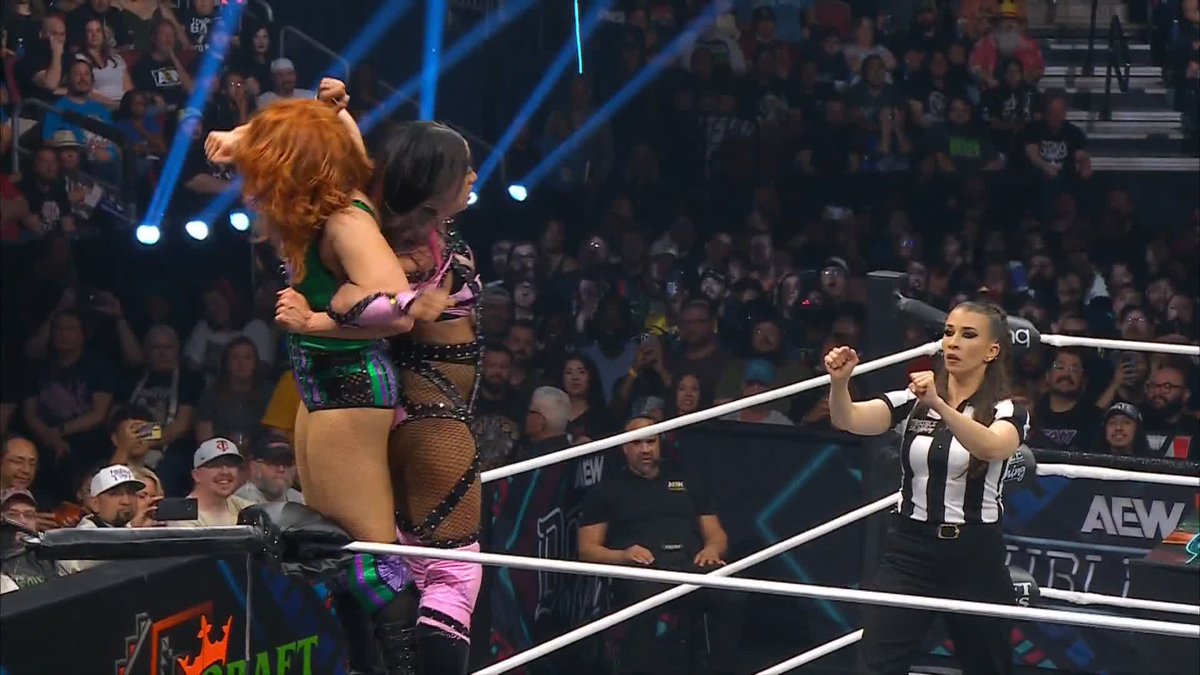 OMG! What a match between Mercedes Moné Varnado + JAMIE HAYTER! Watch #AEWDoN on PPV right now!