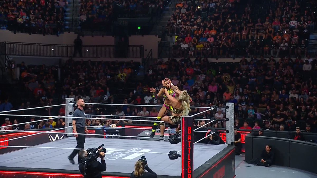 BEST SOL SNATCHER EVER?!? WHAT A WAY TO WIN FOR SOL RUCA!! #WWEBattleground