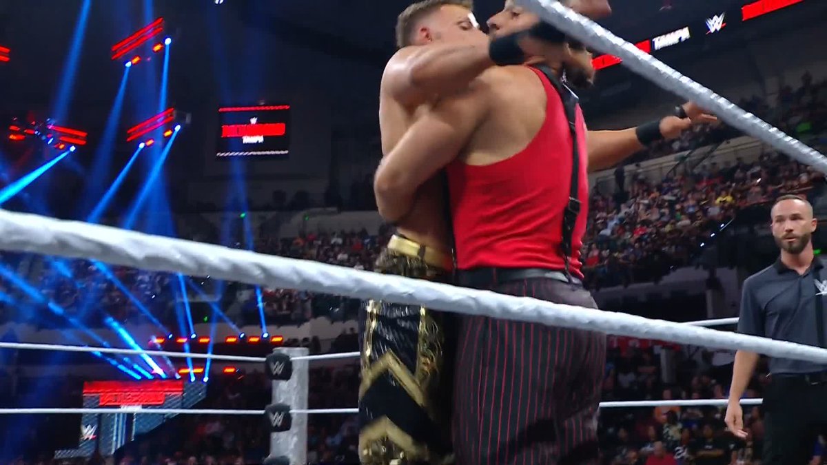 "All you had to do was listen to me!" Tony D’Angelo is just tossing STACKS 💵 around with ease... #WWEBattleground