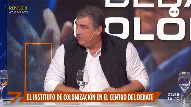 💬 Sergio Botana: "Se pagó 4 millones de dólares más de lo que vale" 🗣️"Lo que no tiene dos lecturas es que el presidente de colonización tiene que renunciar, no hay vuelta; le mintió al Parlamento". #SéptimoDía por 𝗧𝗲𝗹𝗲𝗱𝗼𝗰𝗲 📺 📺
