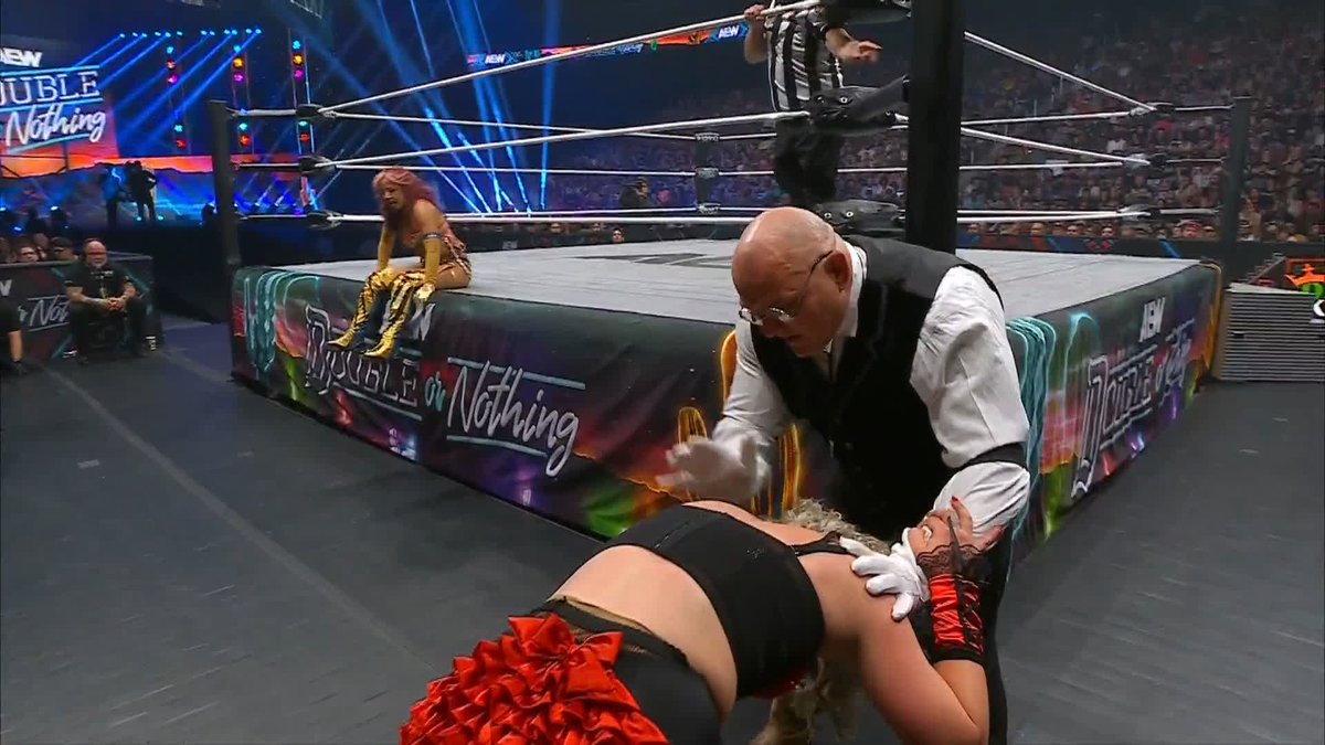 TORNILLO OFF THE BACK OF LUTHER! Watch #AEWDoN LIVE on PPV right now!