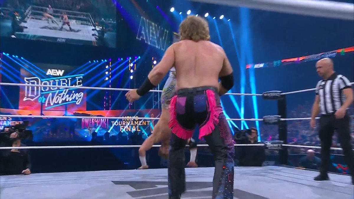 Hangman and Ospreay did this beautiful sequence and there was not a SINGLE CAMERA CUT to ruin the experience. Long live quality professional wrestling.