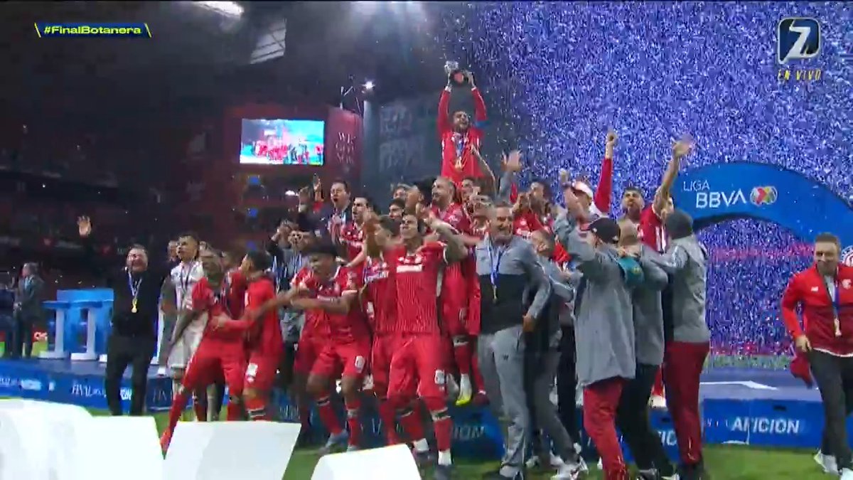 ¡Llegó la onceava! 💪🔥 Toluca acabó con la egemonía azulcrema y se convirtió en el campeón del Clausura 2025. #MásAcciónMásDiversión #FinalBotanera 🔥Caliente Sports te presenta los mejores momentos mientras apuestas y ganas