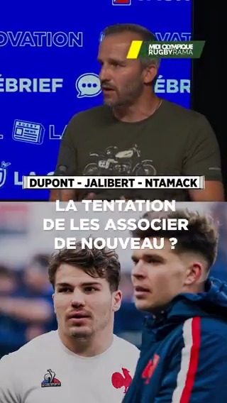 Jalibert - Dupont - Ntamack : la tentation de les associer à nouveau ? Avec ses performances XXL, Matthieu Jalibert semble de plus en plus difficile à sortir du XV de France, mais le statut et l'assurance de Romain Ntamack en font aussi un titulaire presque indiscutable.