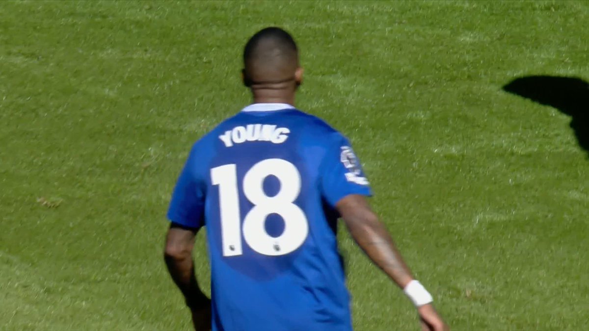 🗣️ "He knows what he's doing" 🗣️ "This one is SO clear and obvious" Was Anthony Gordon fortunate to avoid a booking against Everton?