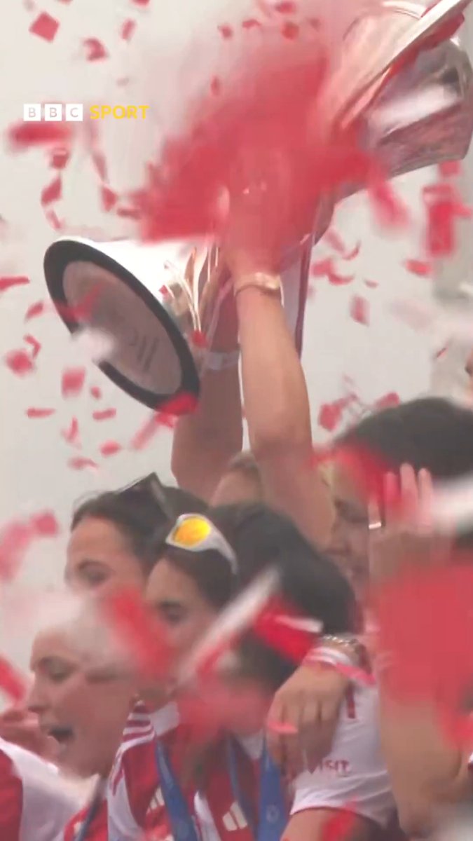 CHAMPIONS OF EUROPE 🏆🎉 Huge crowds at the Emirates Stadium to join the celebrations for Arsenal Women's Champions League win 🙌