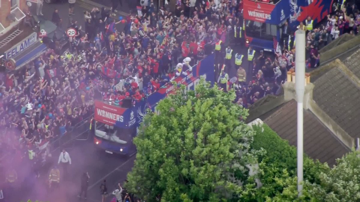 Crystal Palace's FA Cup victory parade is underway! 🔵🔴