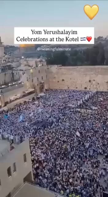 يرقصون على أجسادنا، بينما نحن نتفحم هم يرقصون الآن أسعد لحظات الاحتلال واكثرها قوة وتمكين وعلو قهر وألم لم تعرفه فلسطين من قبل.. لله الأمر