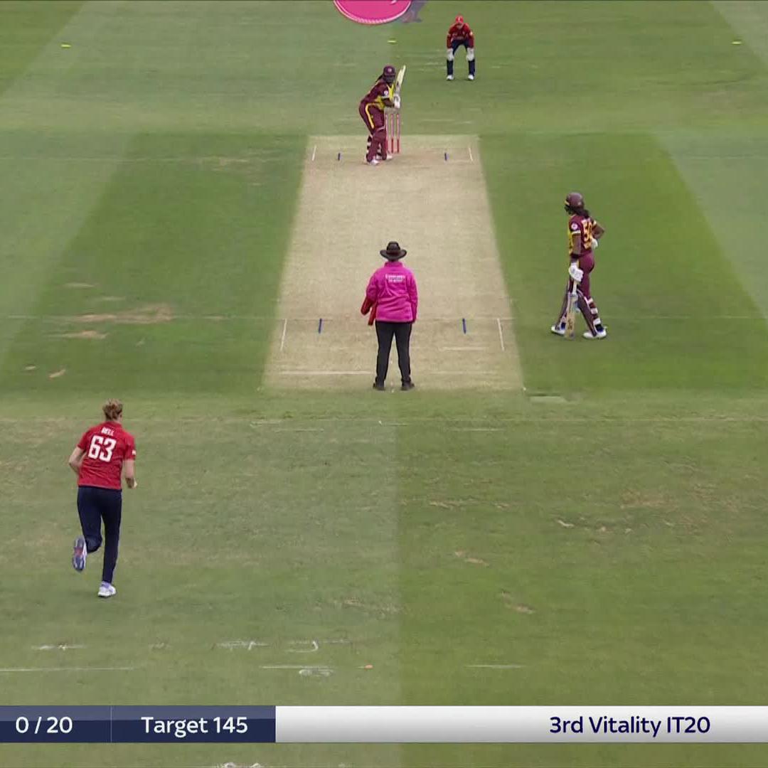 Lauren Bell strikes with her first ball 💥