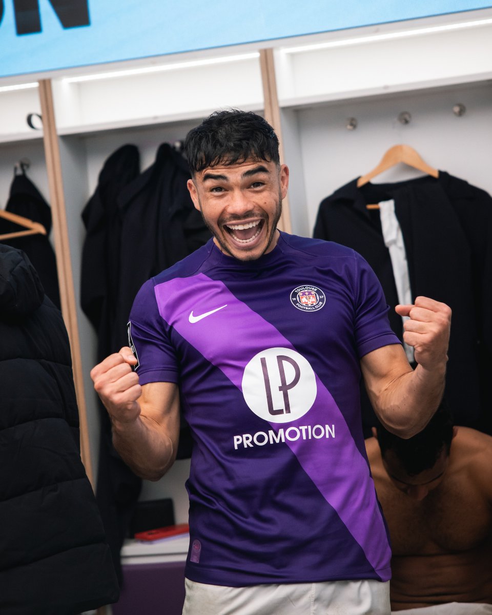 Ton sourire et ta grinta auront conquis le cœur du peuple violet en un rien de temps. Leader dans l’âme, tu auras remporté d’inoubliables batailles sous nos couleurs : de notre victoire en Coupe de France en 2023 à ton but face au LASK, symbole de la première victoire de notre belle épopée européenne la saison passée, dans un Stadium en fusion. Aujourd’hui, tu choisis de t’envoler vers de nouvelles aventures. Nous te souhaitons le meilleur pour la suite ! « Suazidane » sera toujours chez lui à Toulouse et au Stadium 💜